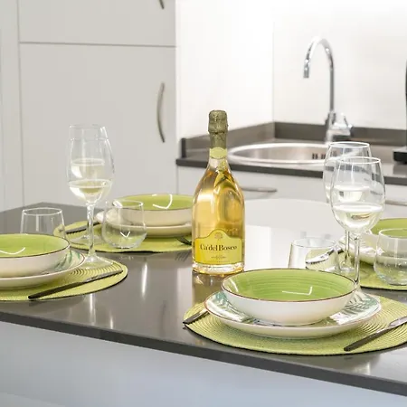 Colours Apartments&rooms * San Remo
