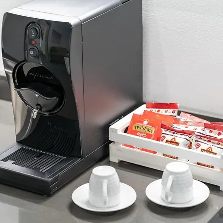 Colours & アパート サンレモ