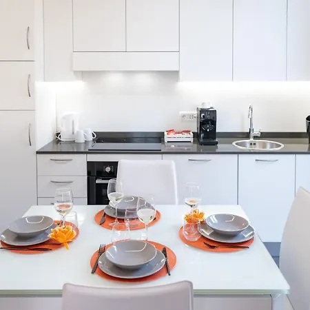 アパート Colours &