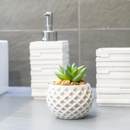 アパート Colours & *