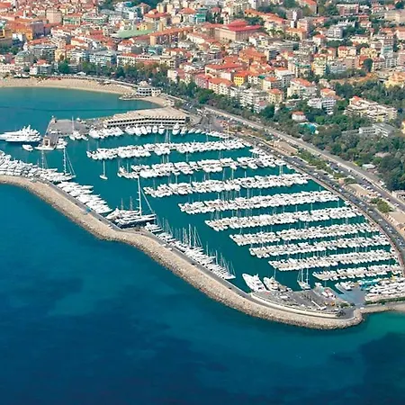 דירה Colours & *