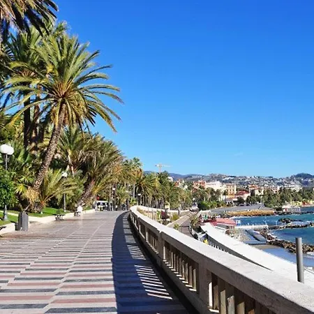 アパート Colours & *