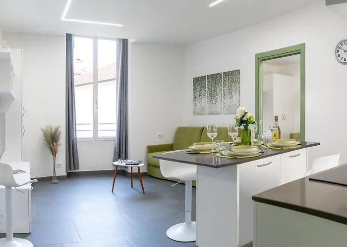 Apartment Colours & *